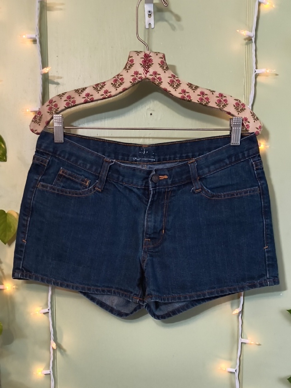 Women's old Navy The Diva Denim Blue Classic Jean Shorts 8